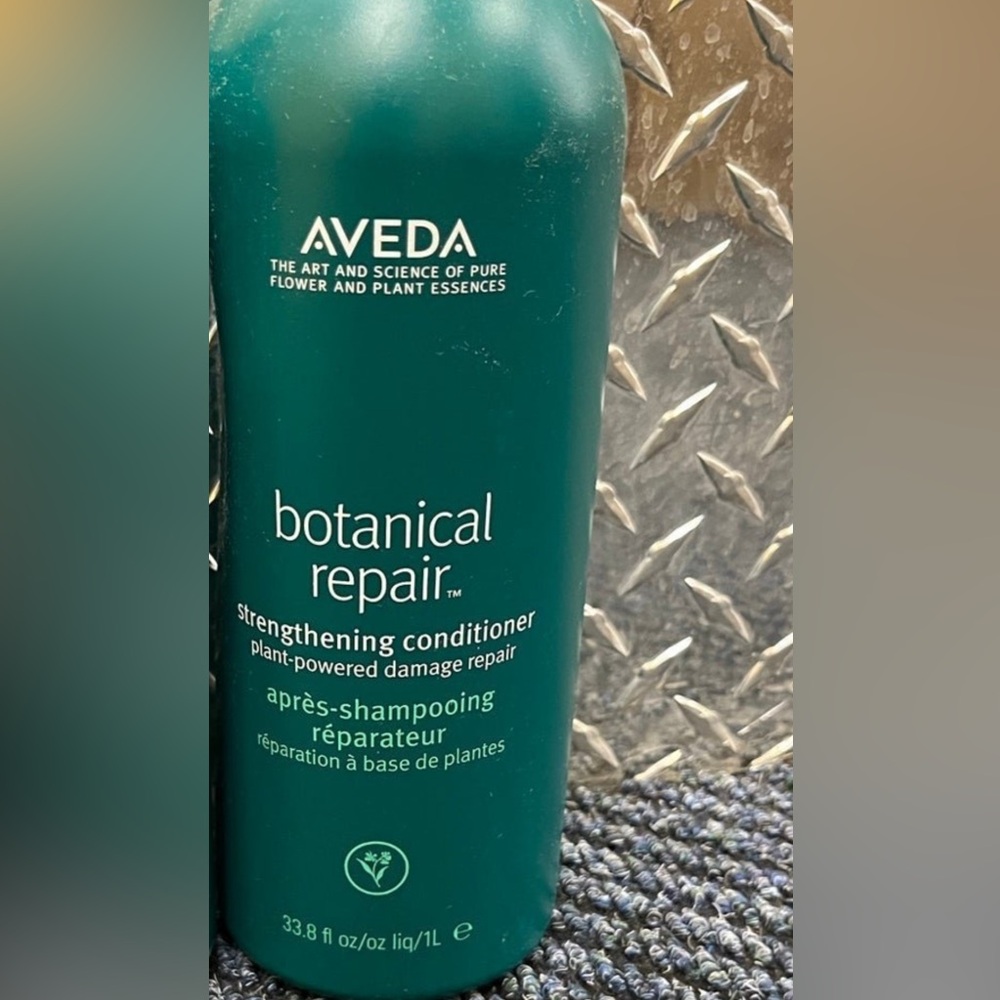 Aveda Botanical Repair Strengthening Conditioner 33.8 oz